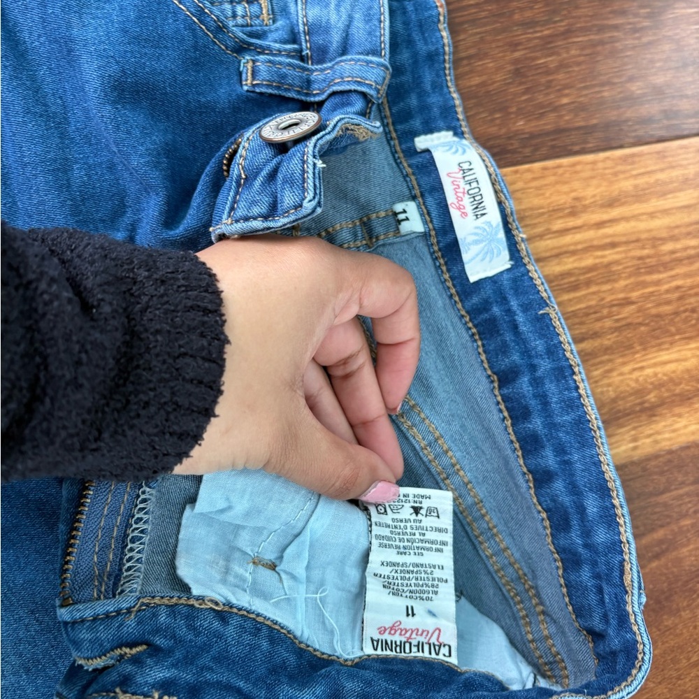American Eagle Outfitters Dark Blue Jean Shorts - Picture 3 of 6